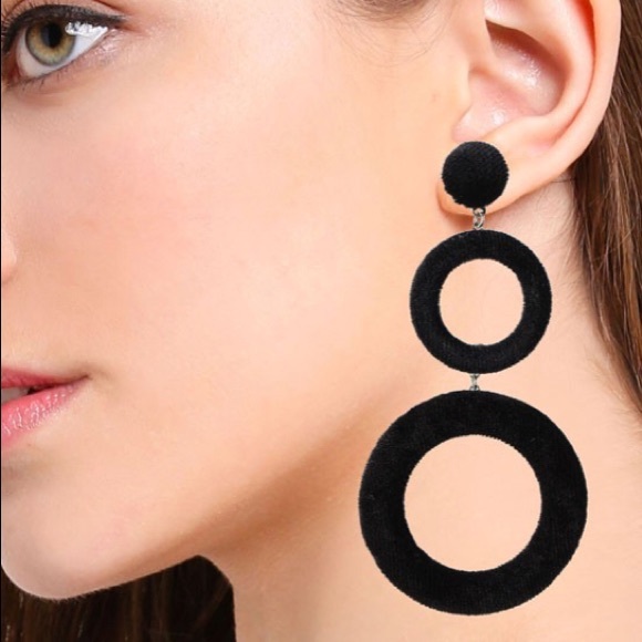 Pieces Velvet Drop Black Karma Earrings - Picture 5 of 5